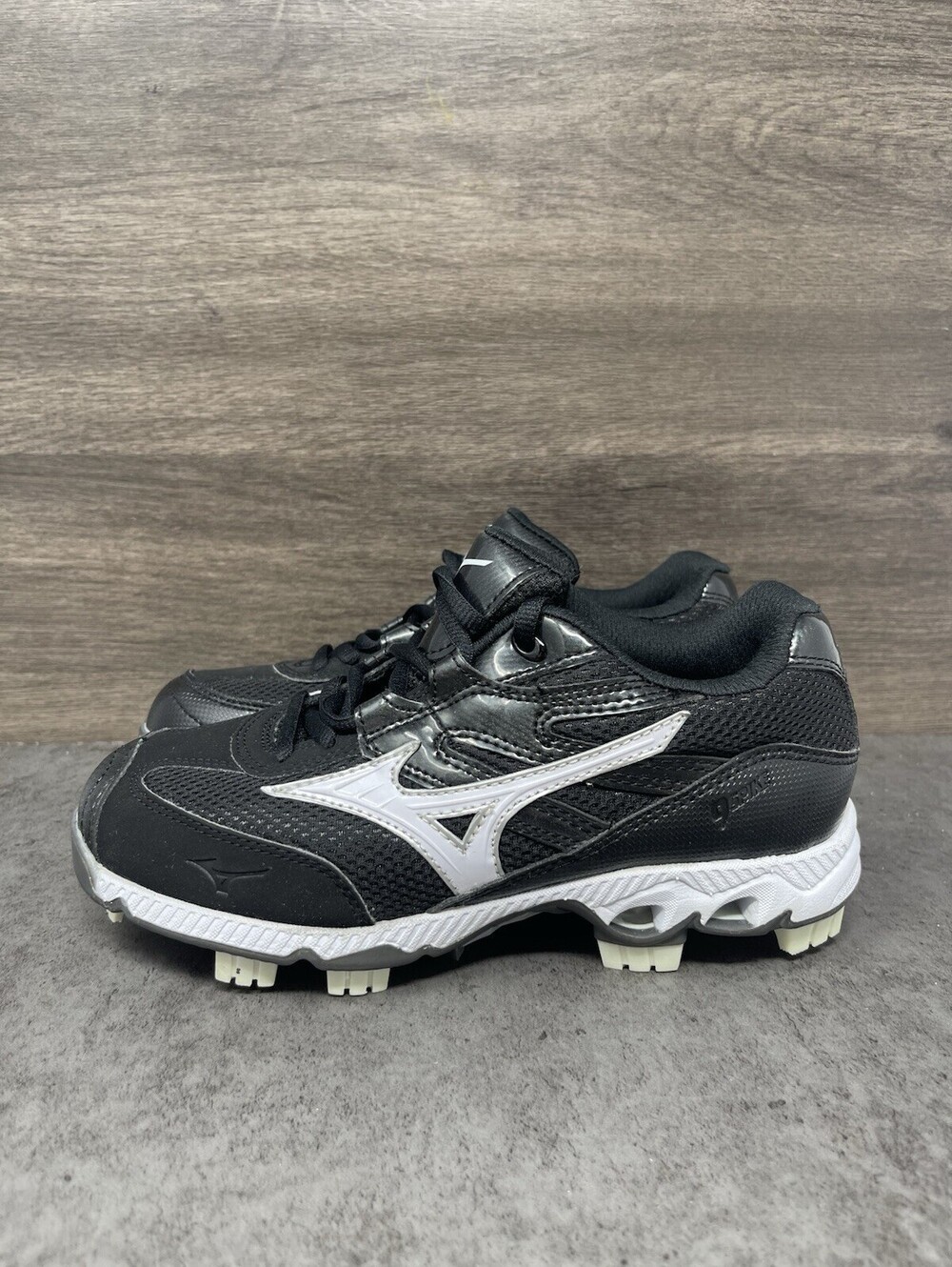 Mizuno 9 Spike Finch Low G4 Cleats Womens Size 7 Black White Softball
